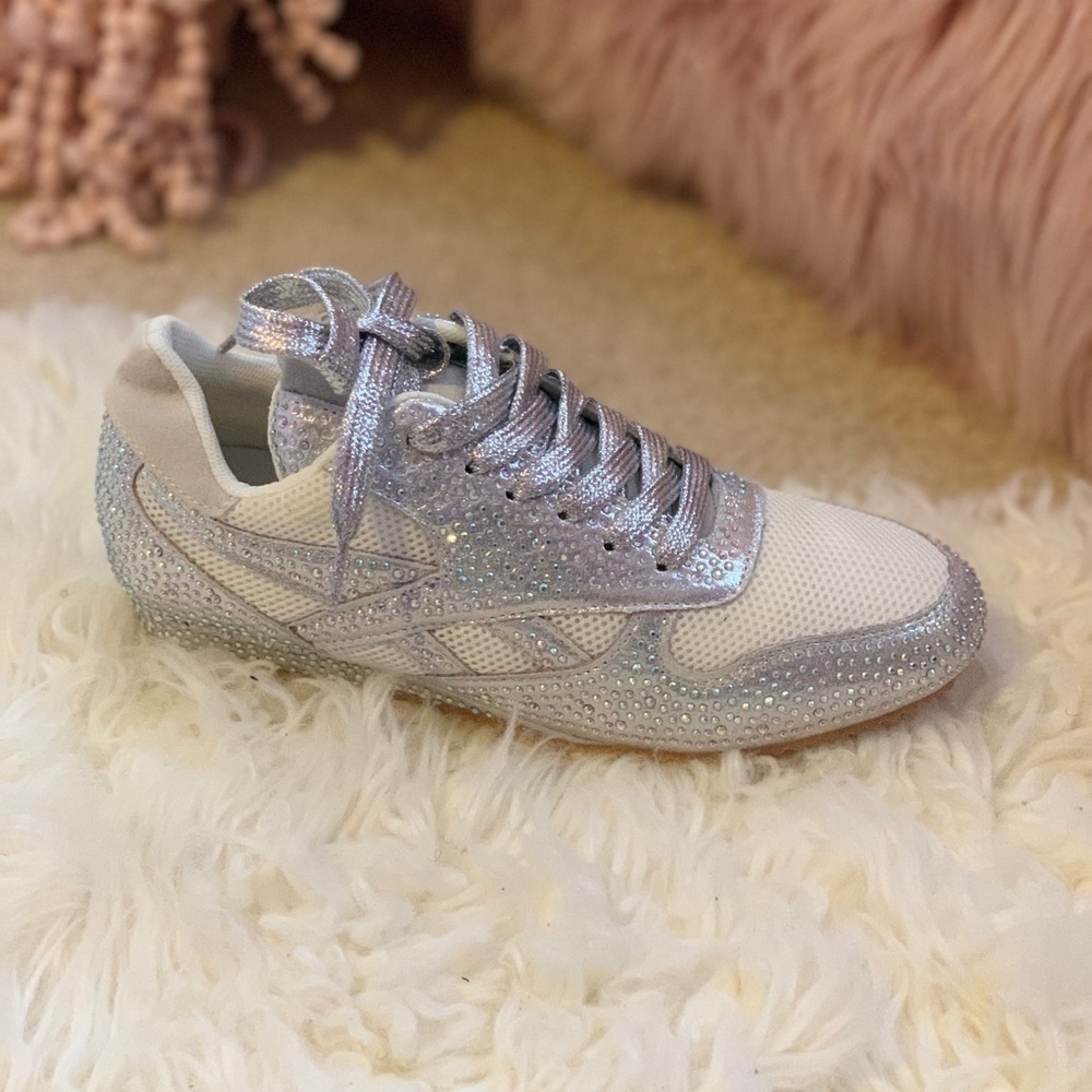 "Sparkly Silver Glamorous Chic!" Sz 6 as shown inside under cushion.